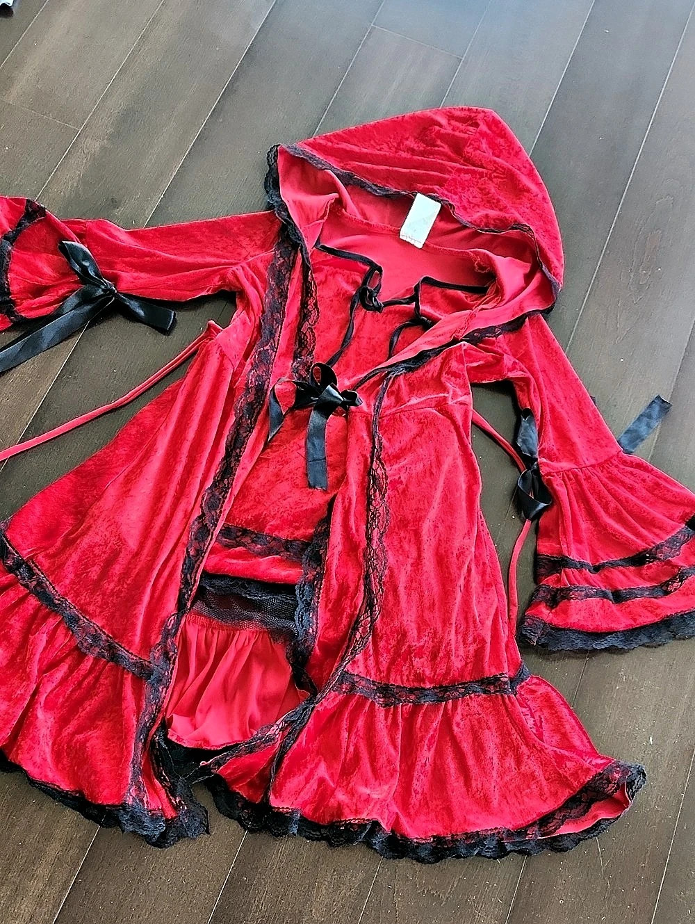 Red Hooded Halloween Costume - Picture 2 of 12